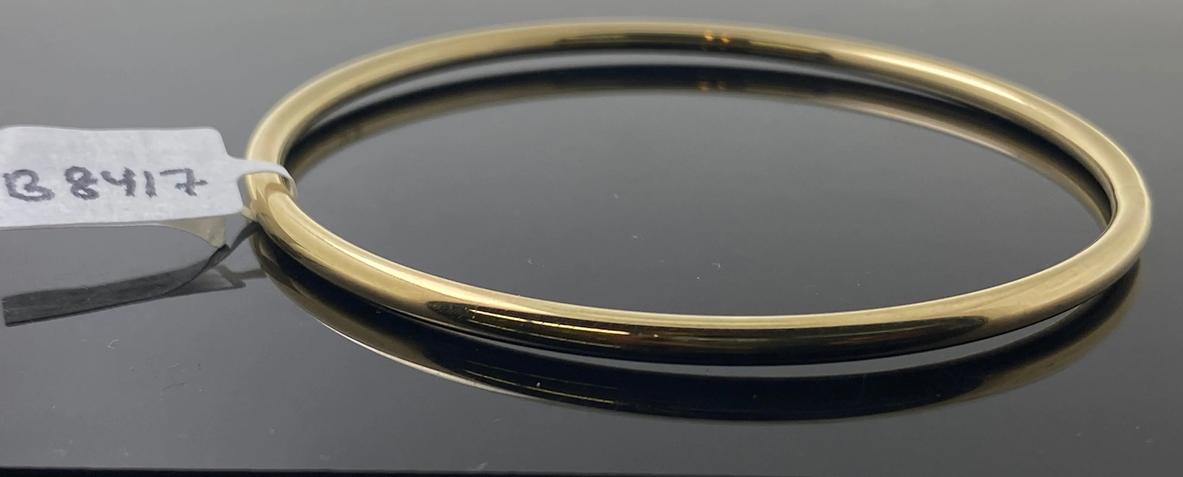 10k Solid Gold Elegant High Polish Bangle b8417