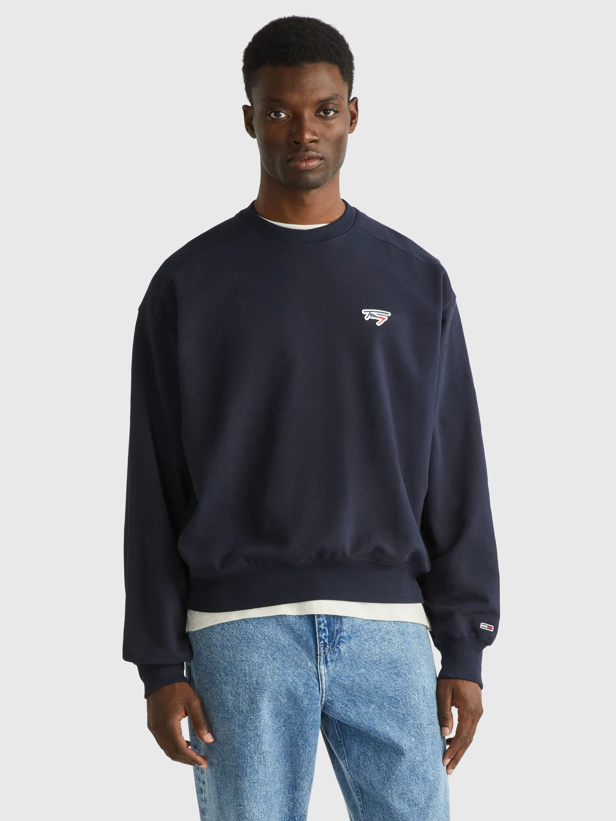 Boxy Signature Sweatshirt | Sweatshirts & Hoodies | Tommy Jeans