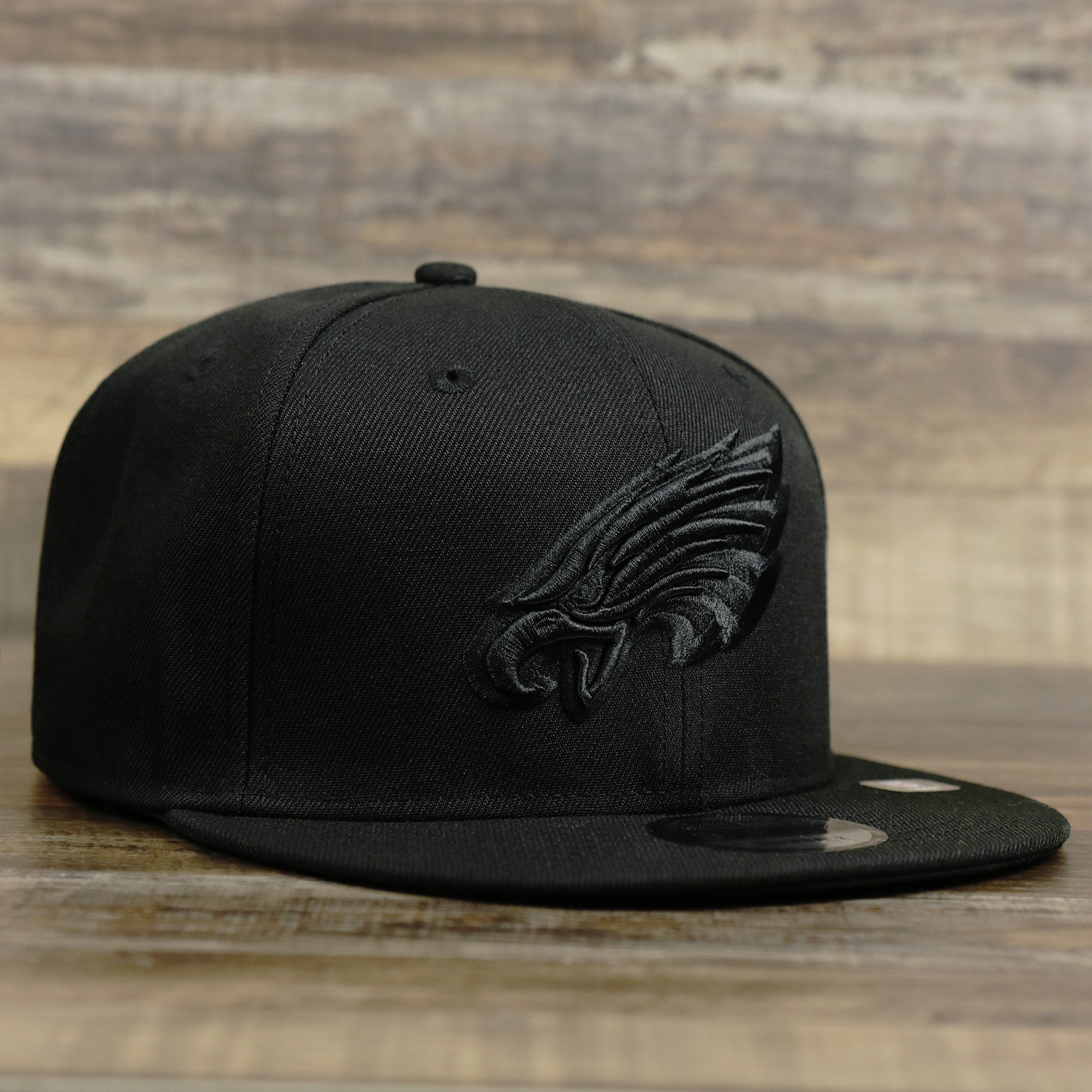 Eagles snapback black on black snapback hat | All black eagles snapback  | 9FIFTY (950) SNAPBACK HAT