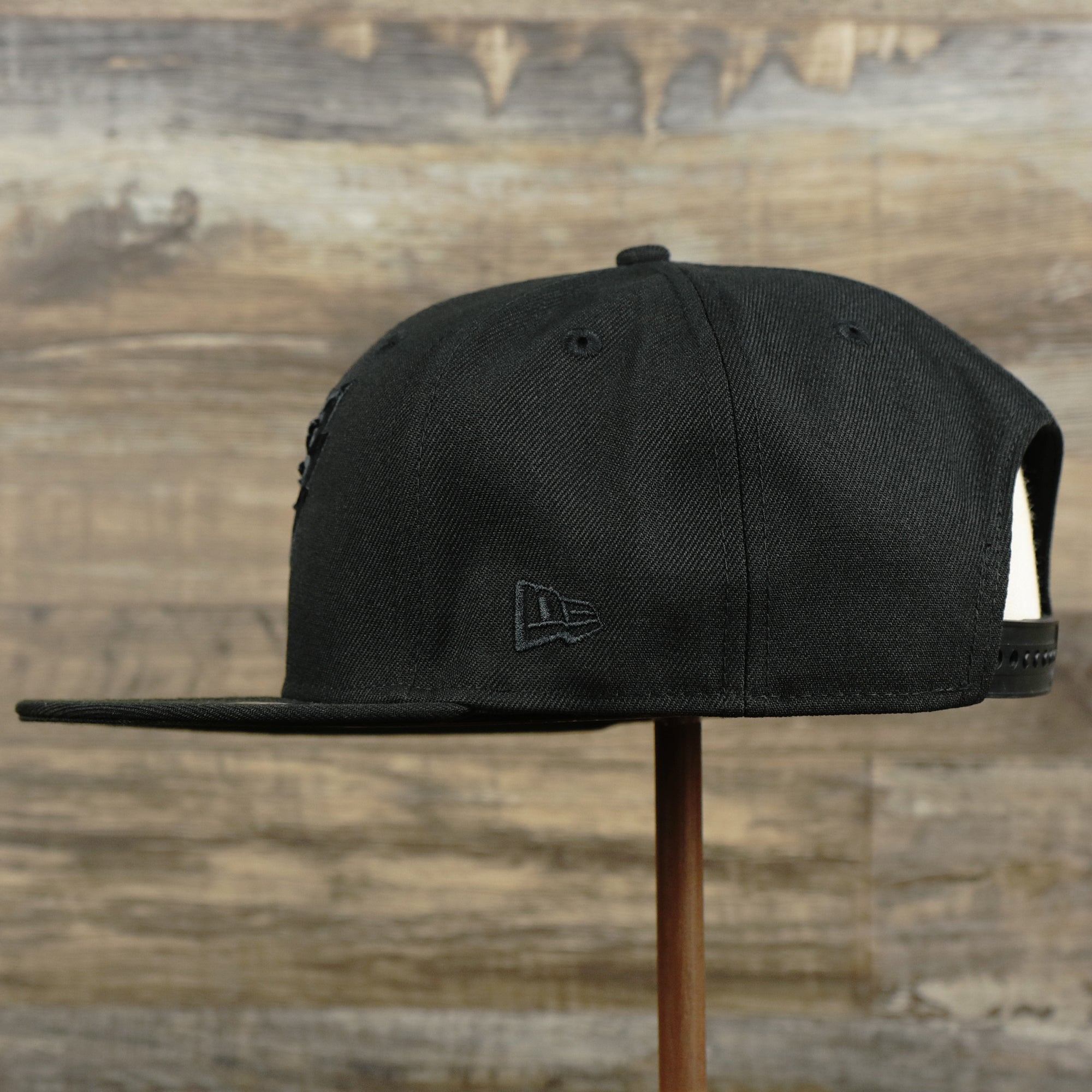 Eagles snapback black on black snapback hat | All black eagles snapback  | 9FIFTY (950) SNAPBACK HAT