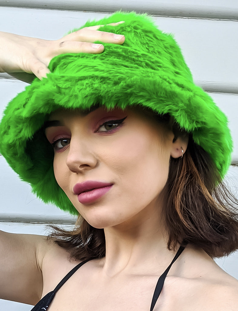 FOOLISH FUZZY HAT - GREEN