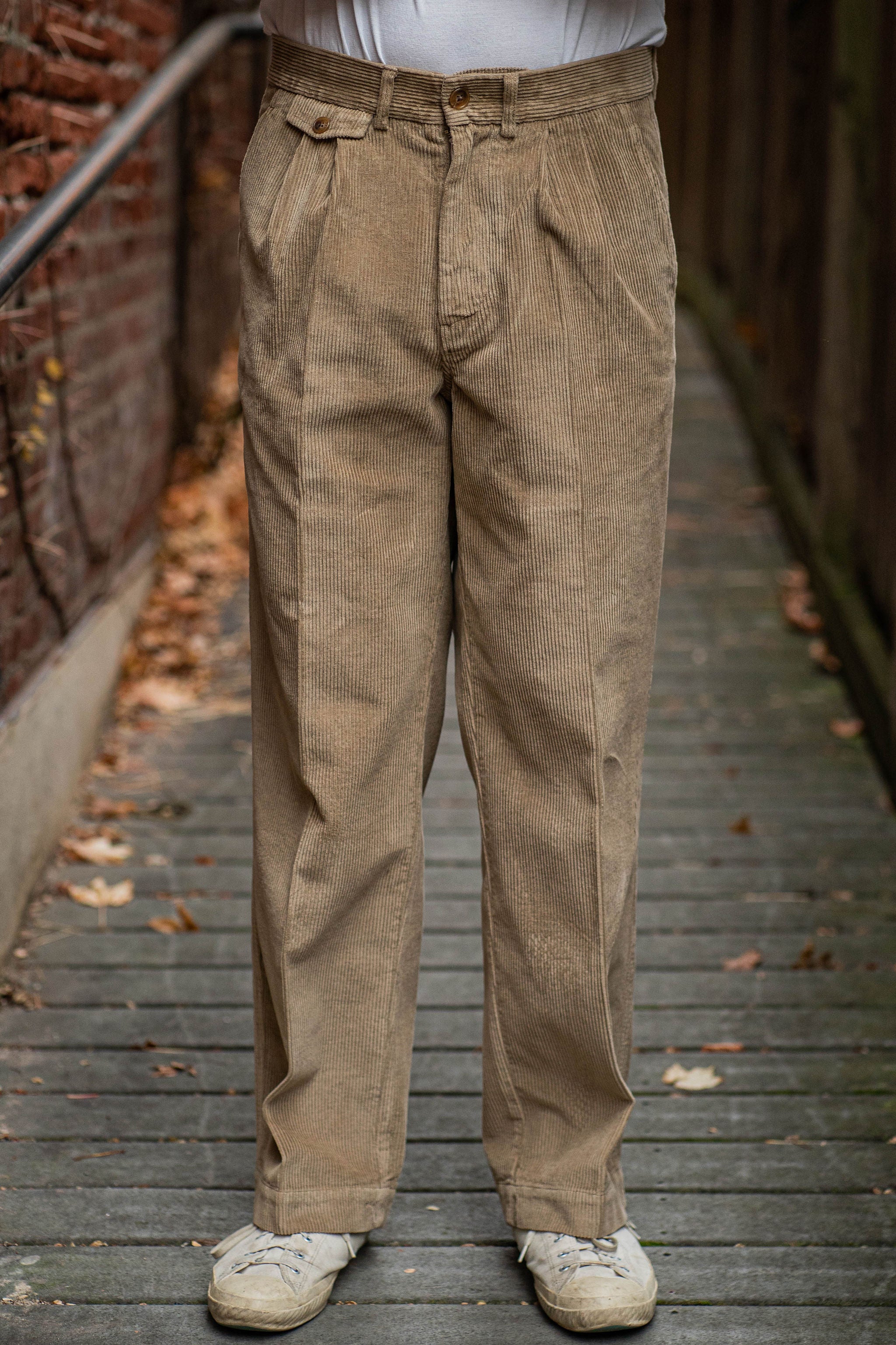 Knickerbocker Corduroy Town Pant - Khaki