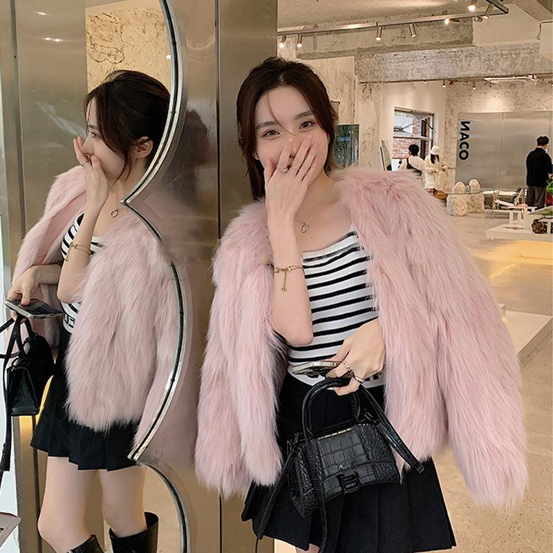 Luxury Collarless Short Faux Fur Coat with Elegant Thick Design