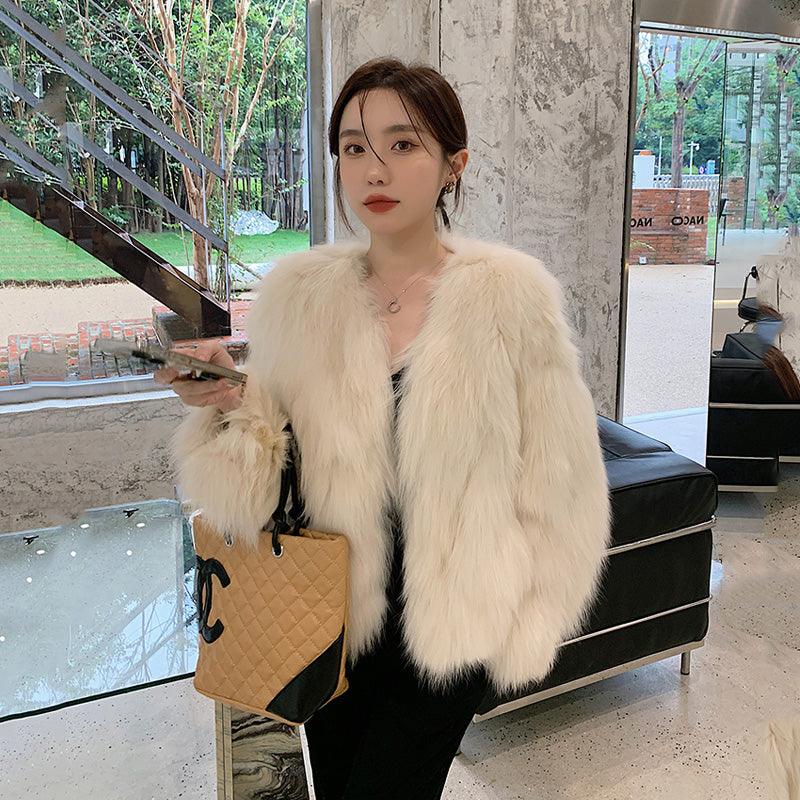 Luxury Collarless Short Faux Fur Coat with Elegant Thick Design