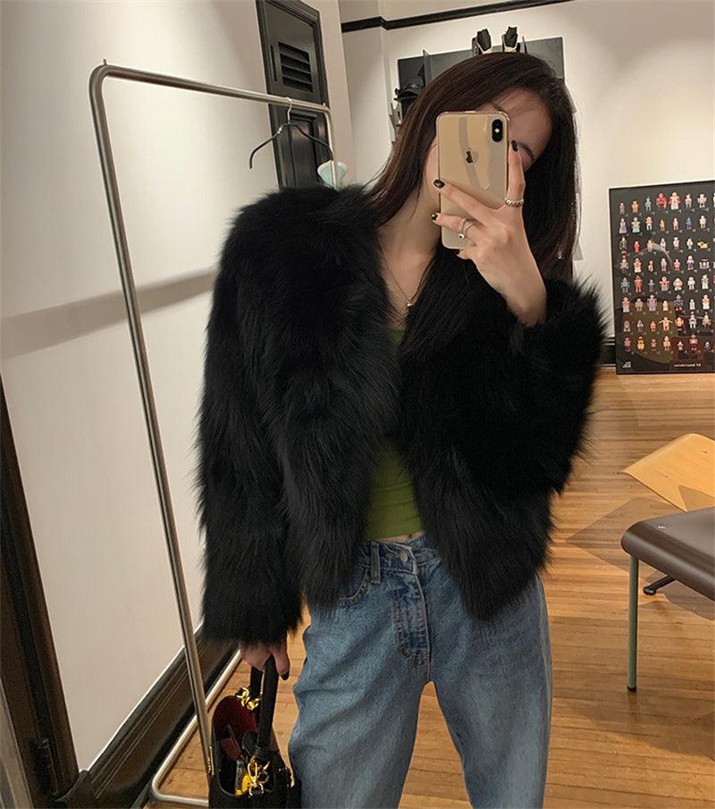 Luxury Collarless Short Faux Fur Coat with Elegant Thick Design