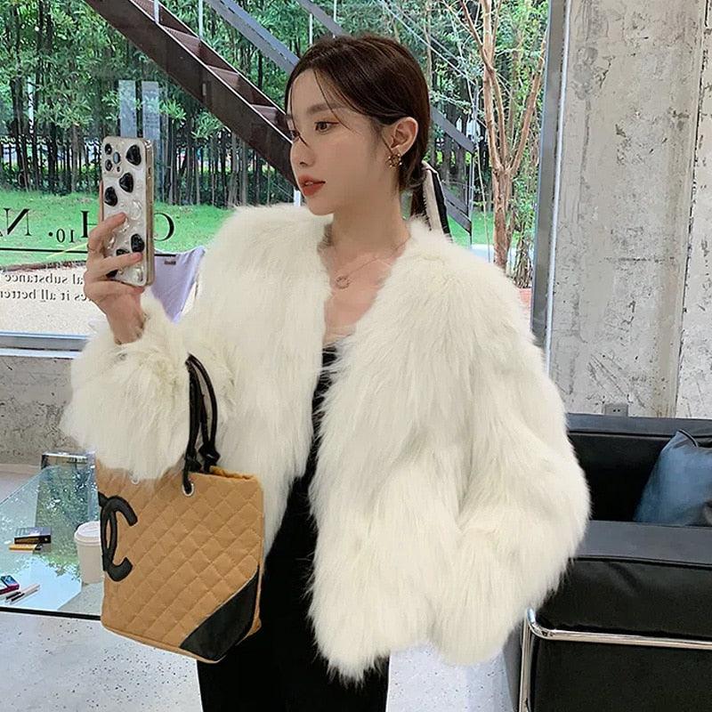 Luxury Collarless Short Faux Fur Coat with Elegant Thick Design