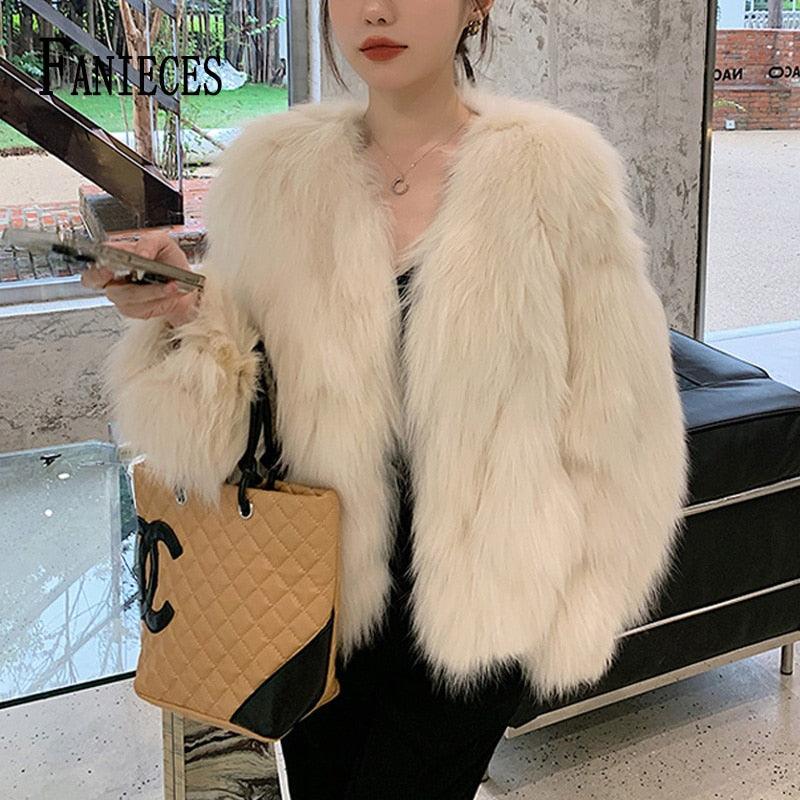 Luxury Collarless Short Faux Fur Coat with Elegant Thick Design