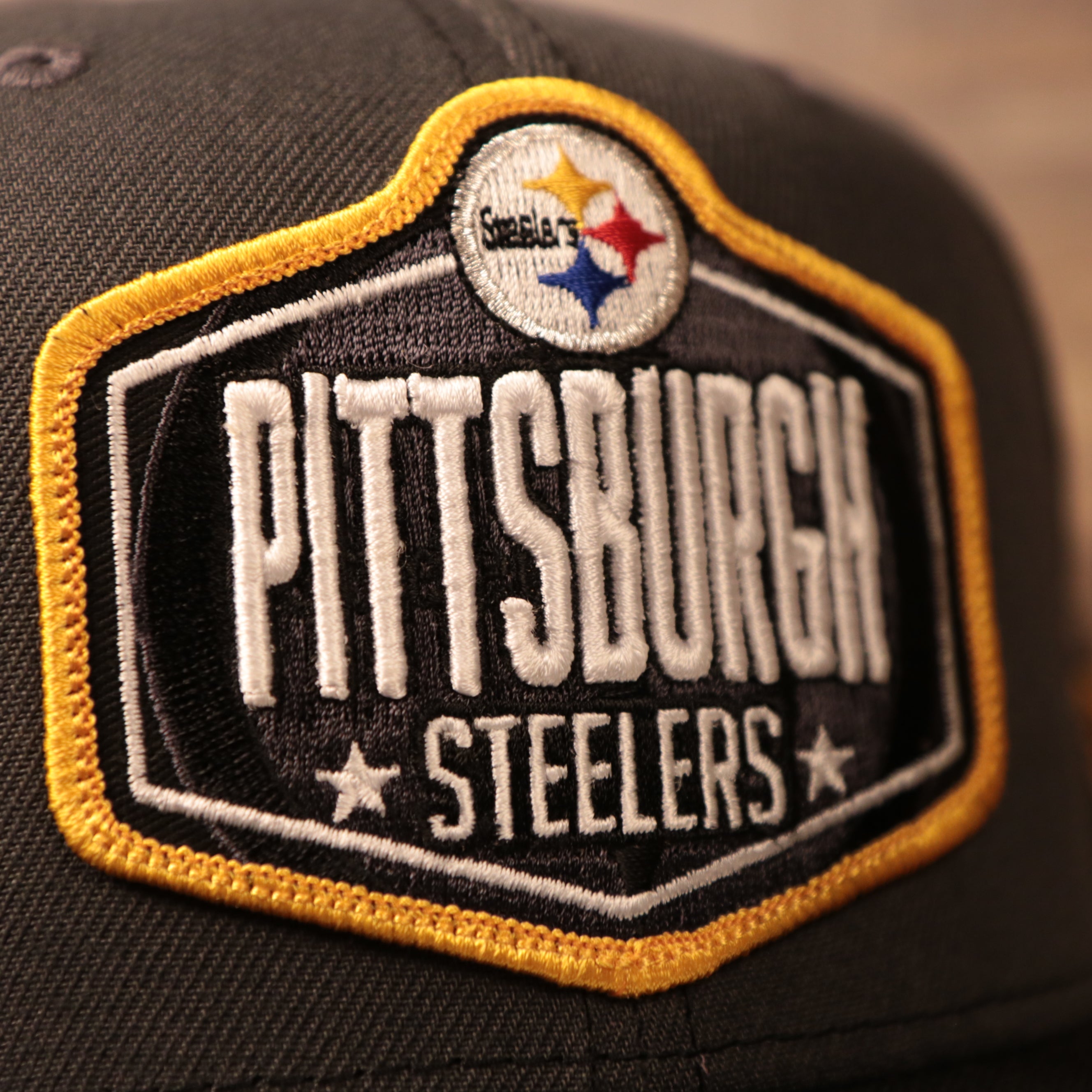 Pittsburgh Steelers 2021 NFL Draft On Stage Trucker Hat | Steelers Gray/Black Mesh Black Underbrim Snapback 9fifty Trucker Hat