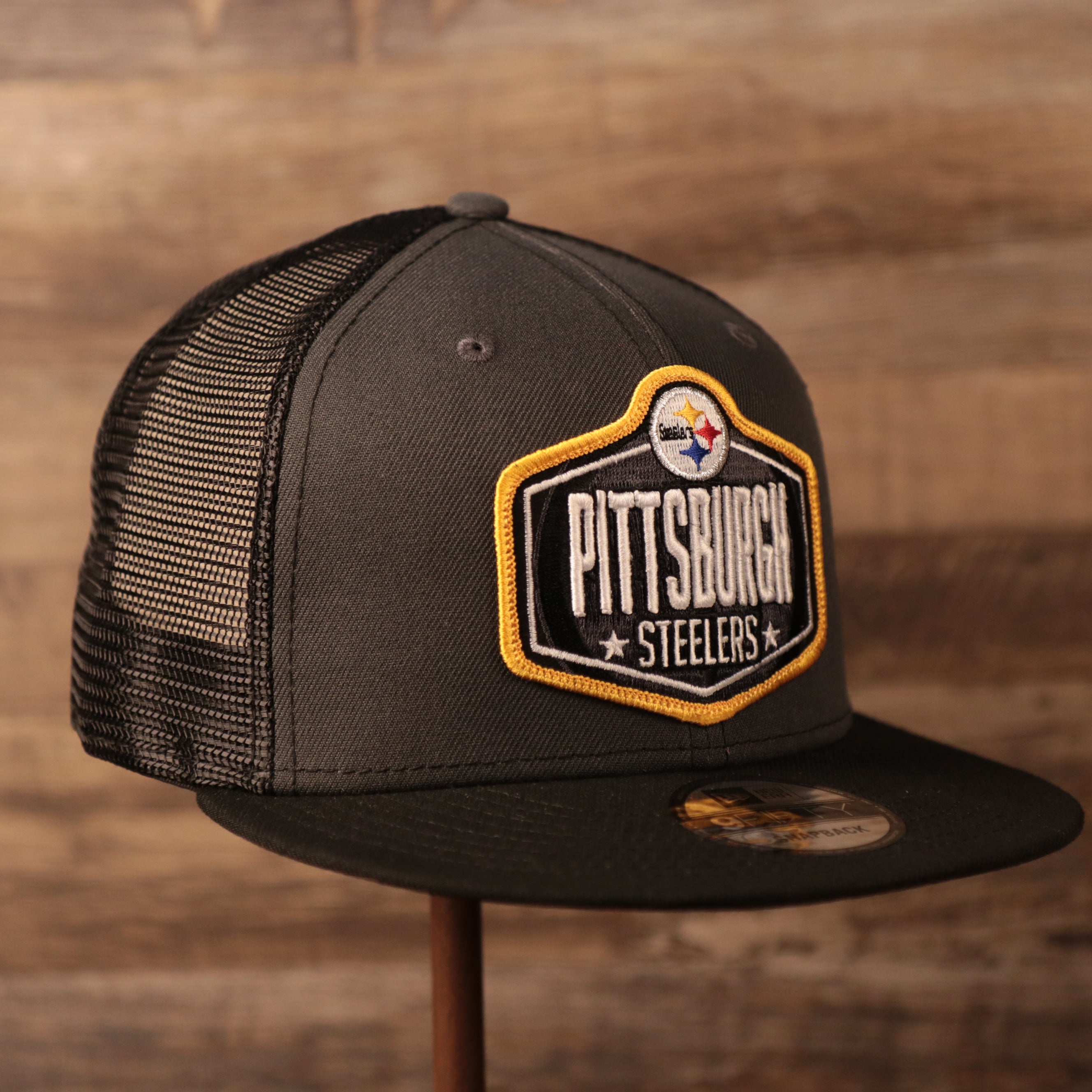 Pittsburgh Steelers 2021 NFL Draft On Stage Trucker Hat | Steelers Gray/Black Mesh Black Underbrim Snapback 9fifty Trucker Hat