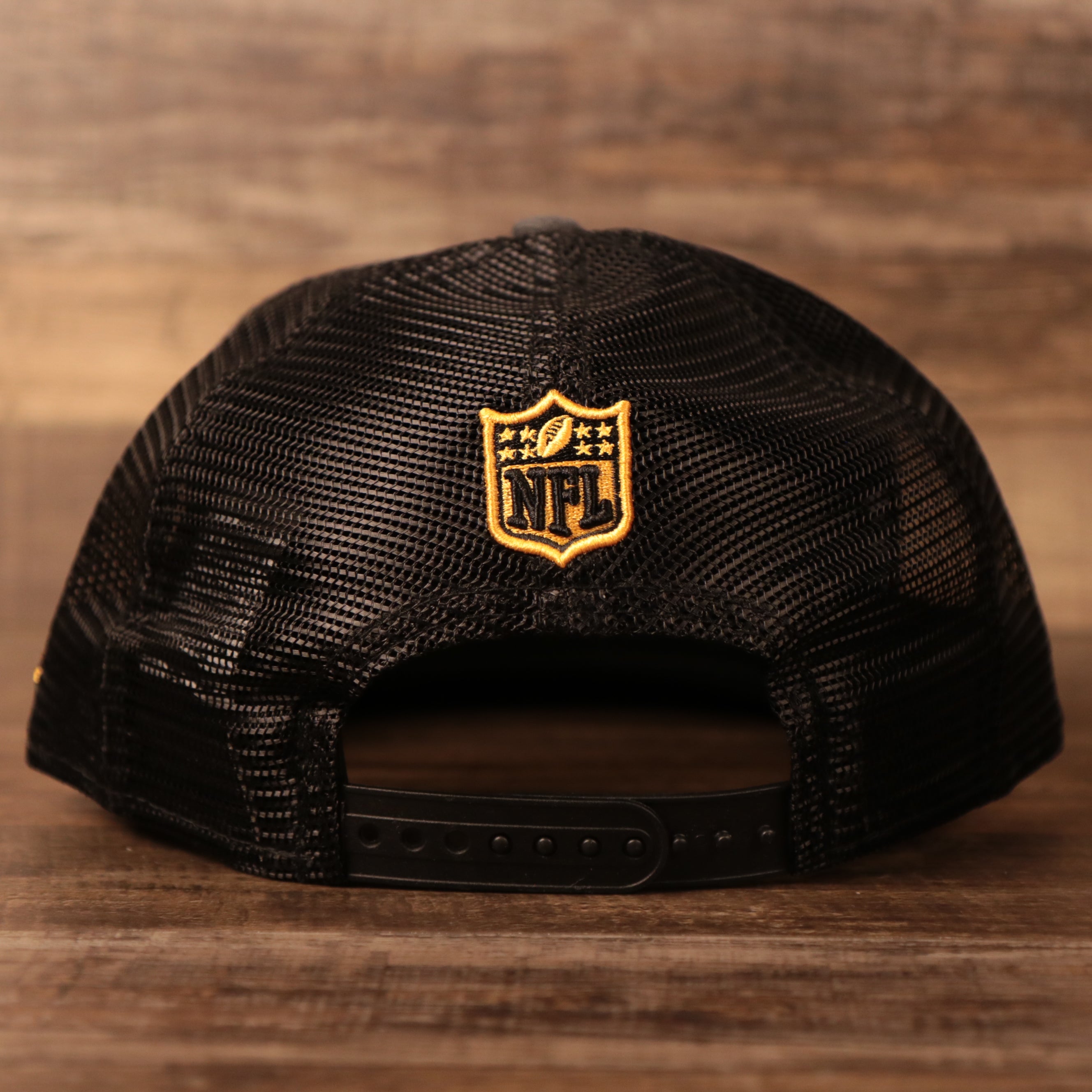 Pittsburgh Steelers 2021 NFL Draft On Stage Trucker Hat | Steelers Gray/Black Mesh Black Underbrim Snapback 9fifty Trucker Hat