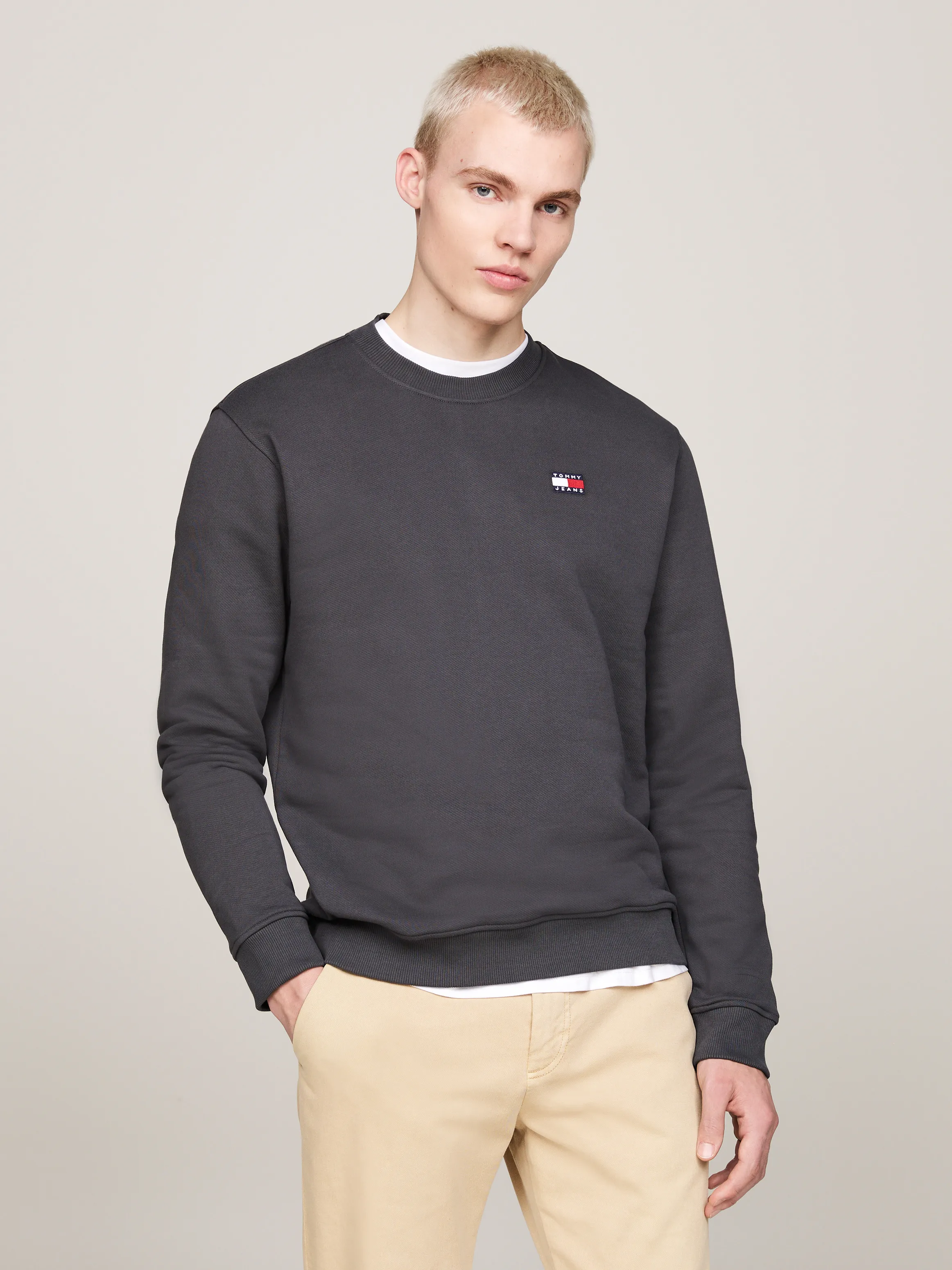 Regular Badge Sweatshirt | Sweatshirts & Hoodies | Tommy Jeans