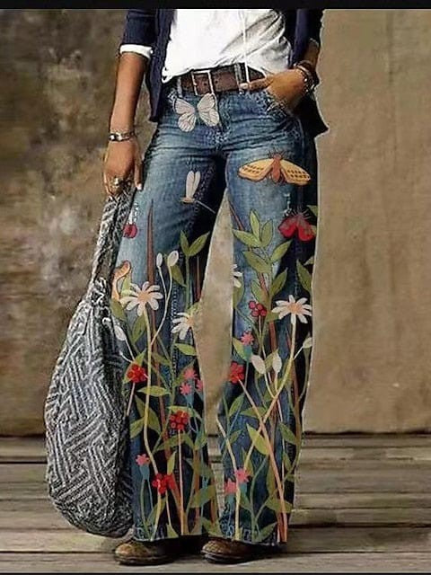 Stylish and Versatile Women's Bootcut Jeans with Side Pockets