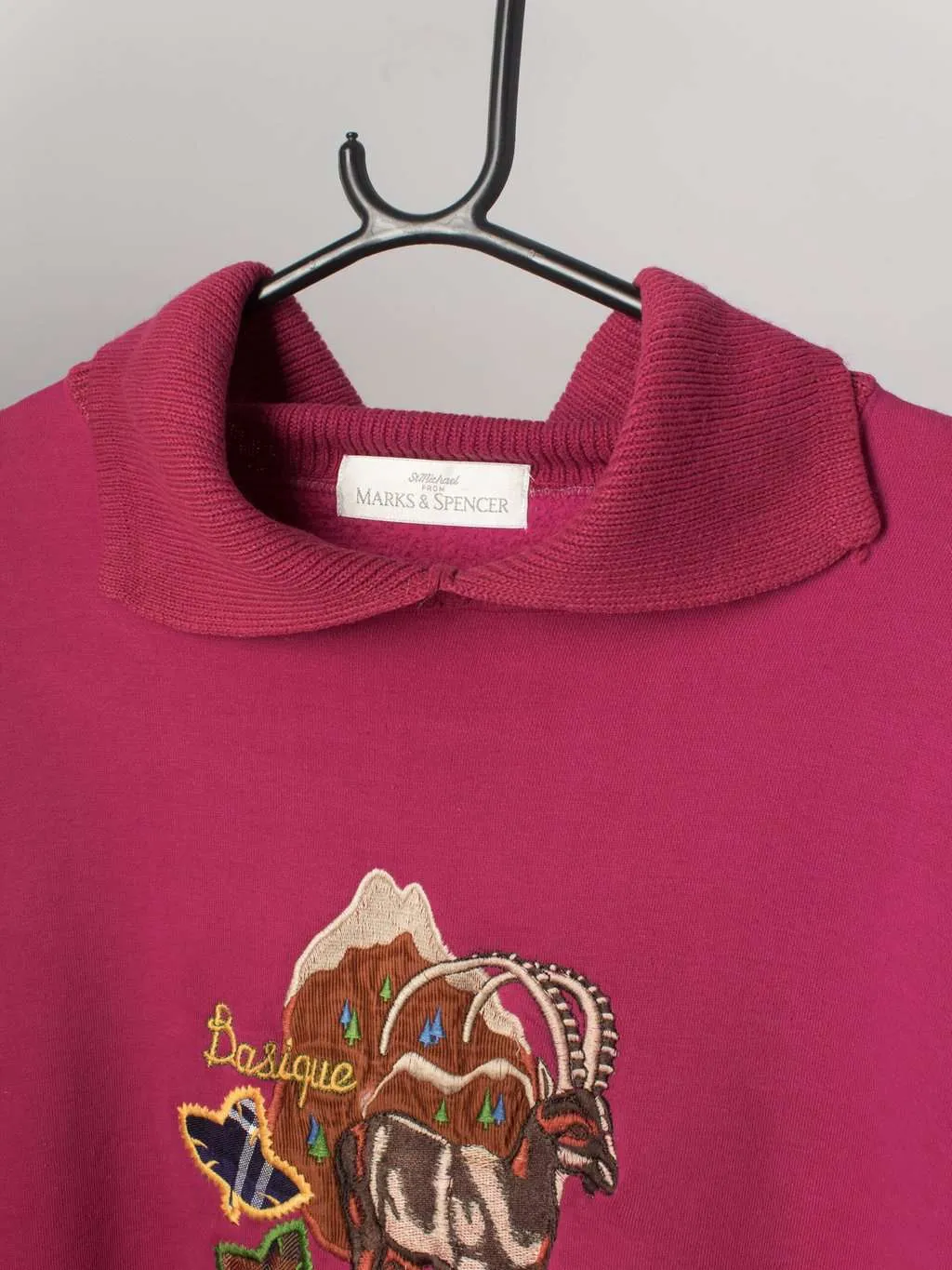 Vintage pink collared sweatshirt with cute embroidered mountain goat design by St Michael – Large